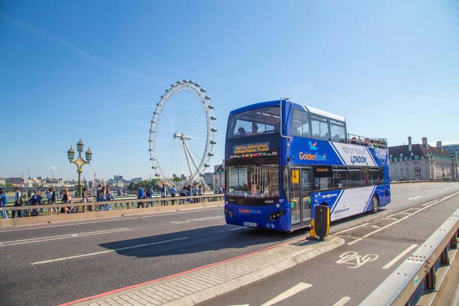 London: Panoramic Open-Top Bus Tour - Live guide or 12-language audio?