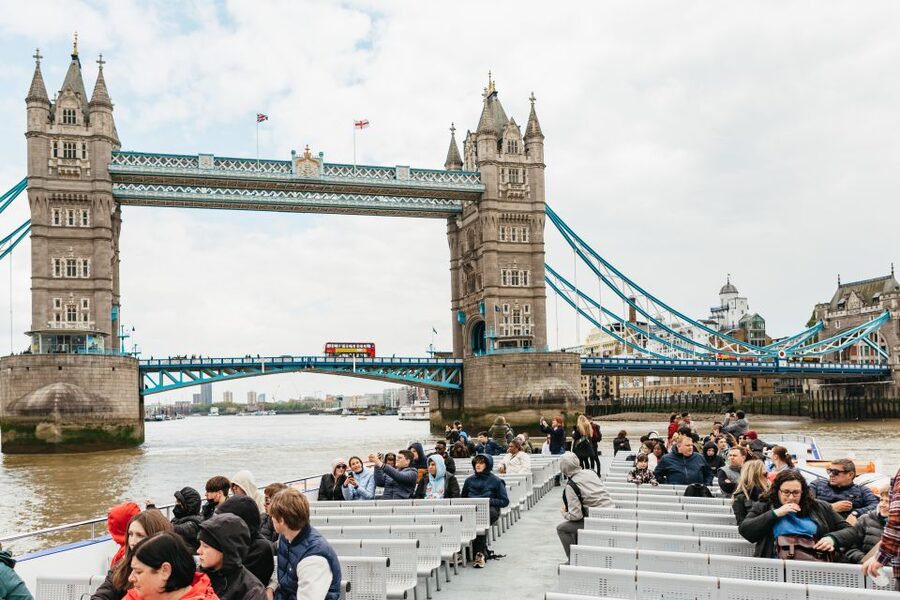 London: River Thames Hop-On Hop-Off Sightseeing Cruise - Commentary, crew, and the human side of the ride