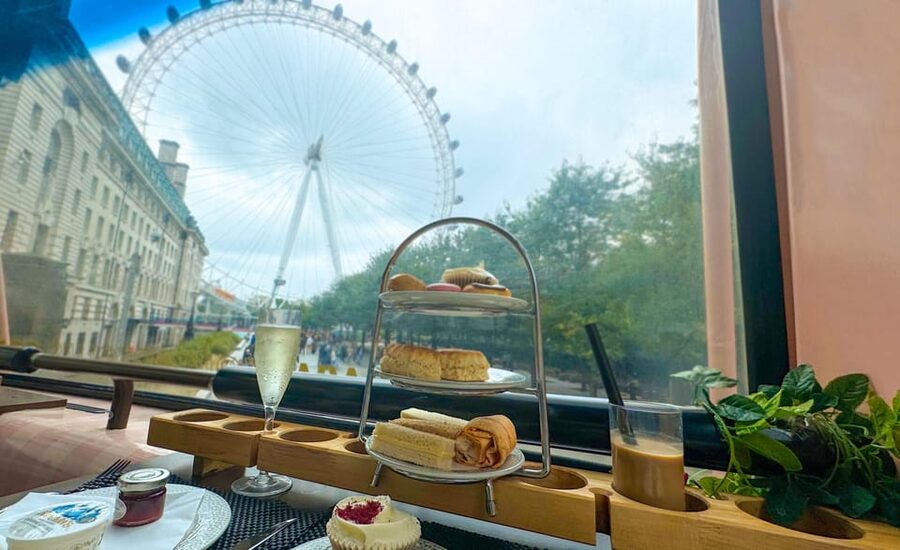 London: Taylor Swift-Inspired Afternoon Tea Bus Tour - Who should book this bus ride?