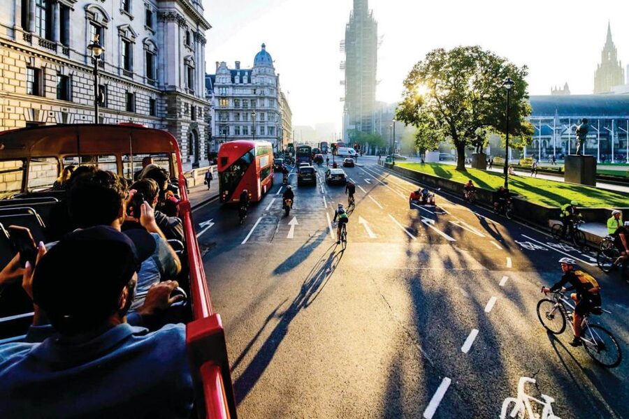 London: Tootbus London by Night Bus Tour - How the audio guide affects the experience