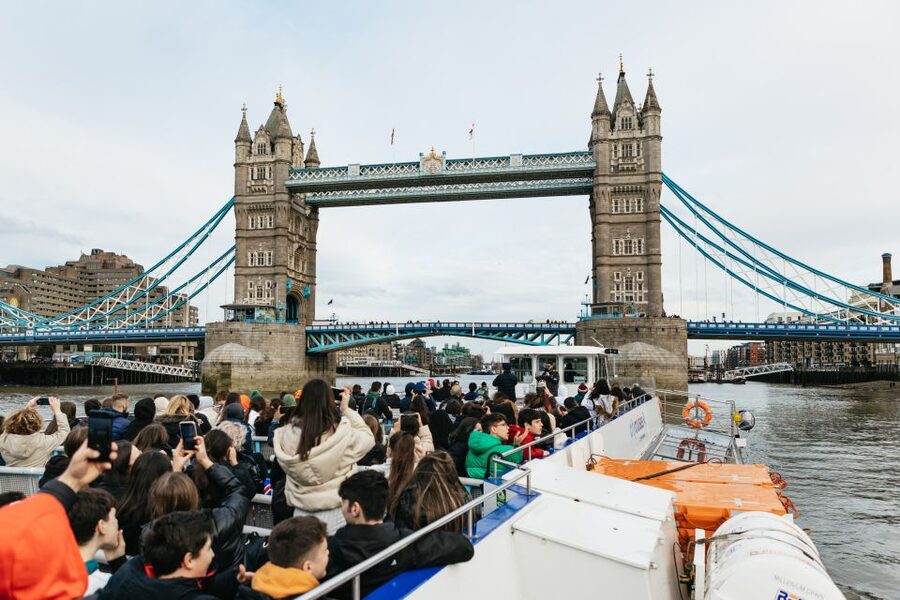 London: Tootbus Must-See Hop-On Hop-Off Bus Tour with Cruise - Westminster, Big Ben, and the London Eye