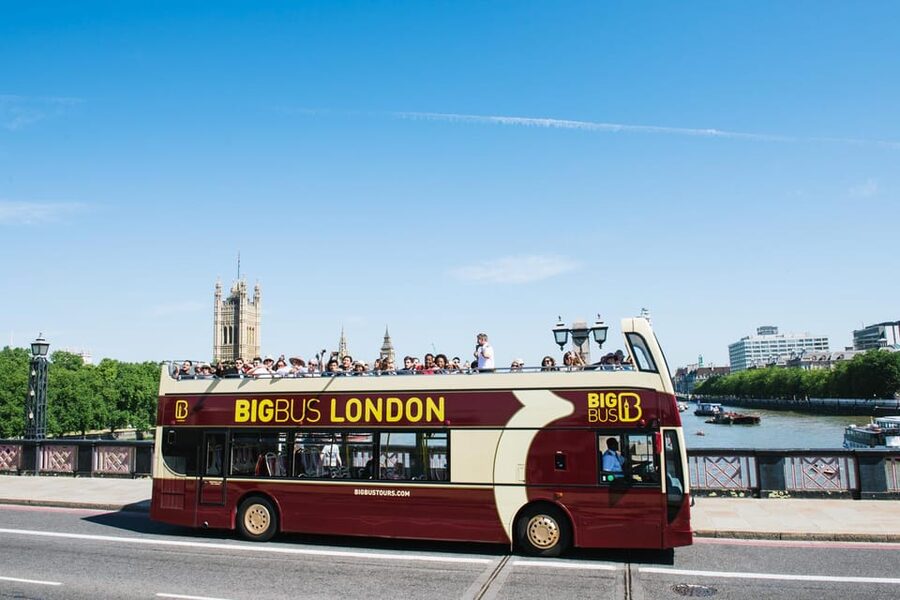London: Tower of London, Hop-on, Hop-off Bus & River Cruise - What the open-top deck does well