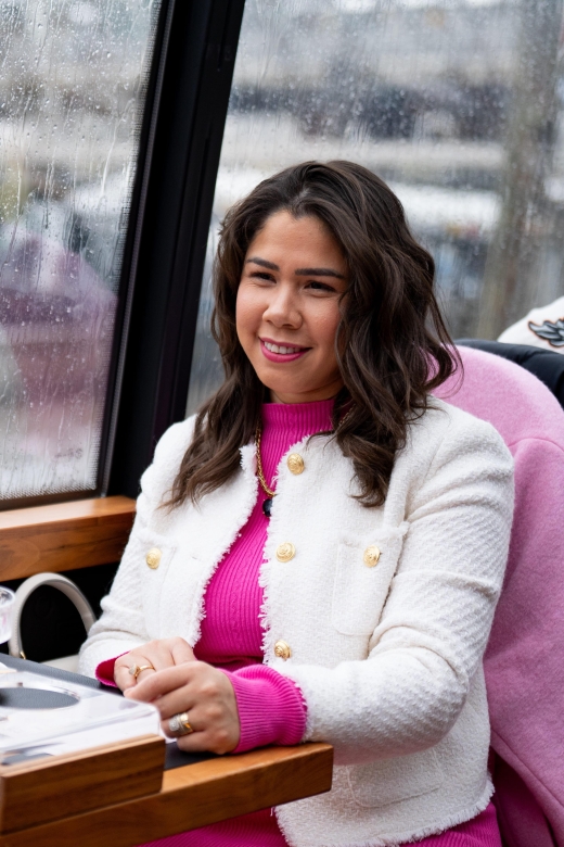 London: Traditional Afternoon Tea Tour in a Luxury Coach - Key points at a glance