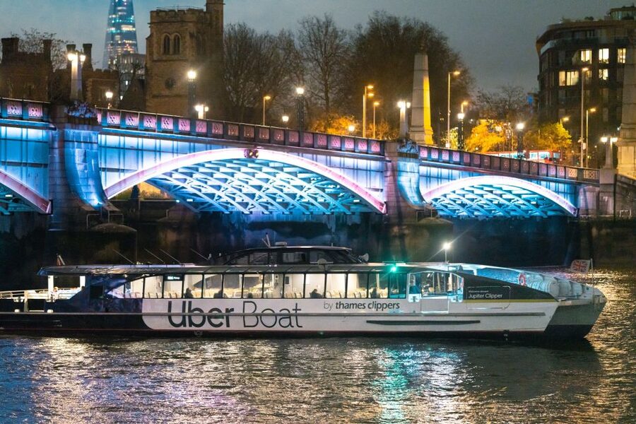 London: Uber Boat 1-Day Hop-On Hop-Off and Cable Car Tickets - The Tower area and historic riverside London