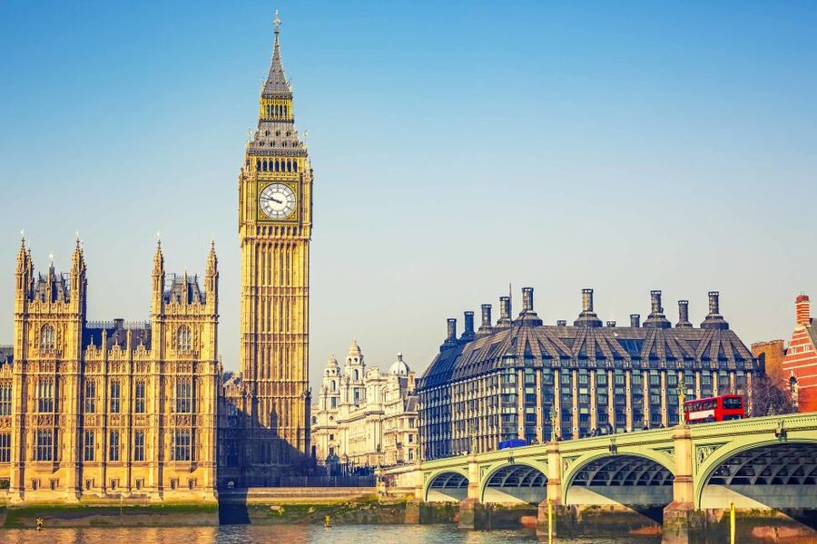 London: Vintage Bus Tour and London Eye Ticket - What the guides add to the day