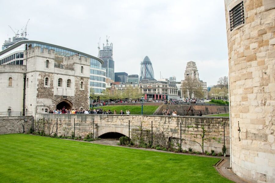 London: Vintage Bus Tour and London Eye Ticket - Riding a vintage Routemaster through Westminster