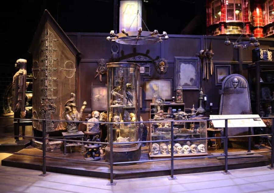 London: Warner Bros. Studio Harry Potter Tour & Branded Bus - Platform 9 ¾ and the Hogwarts Express
