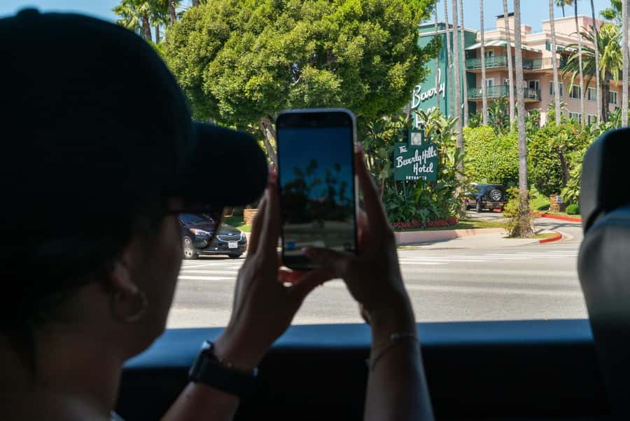Los Angeles: Celebrity Homes and Hollywood Open-Air Bus Tour - Choosing between Hollywood and Santa Monica