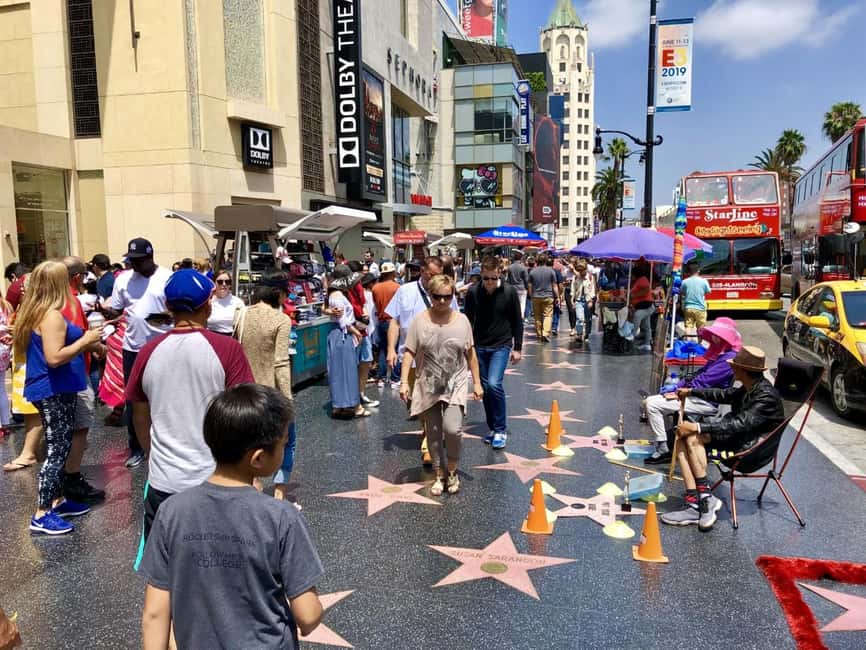 Los Angeles: Hollywood and Beverly Hills Guided Bus Tour - Rodeo Drive and the polished side of Los Angeles