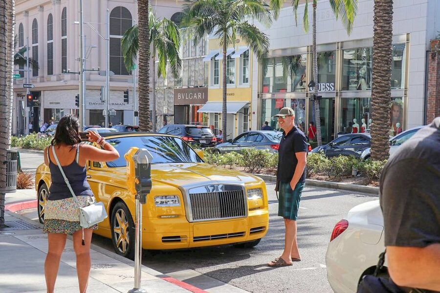 Los Angeles: Hollywood & Celebrity Homes Open-Air Bus Tour - Beverly Hills, Rodeo Drive, and the ten-minute photo stop