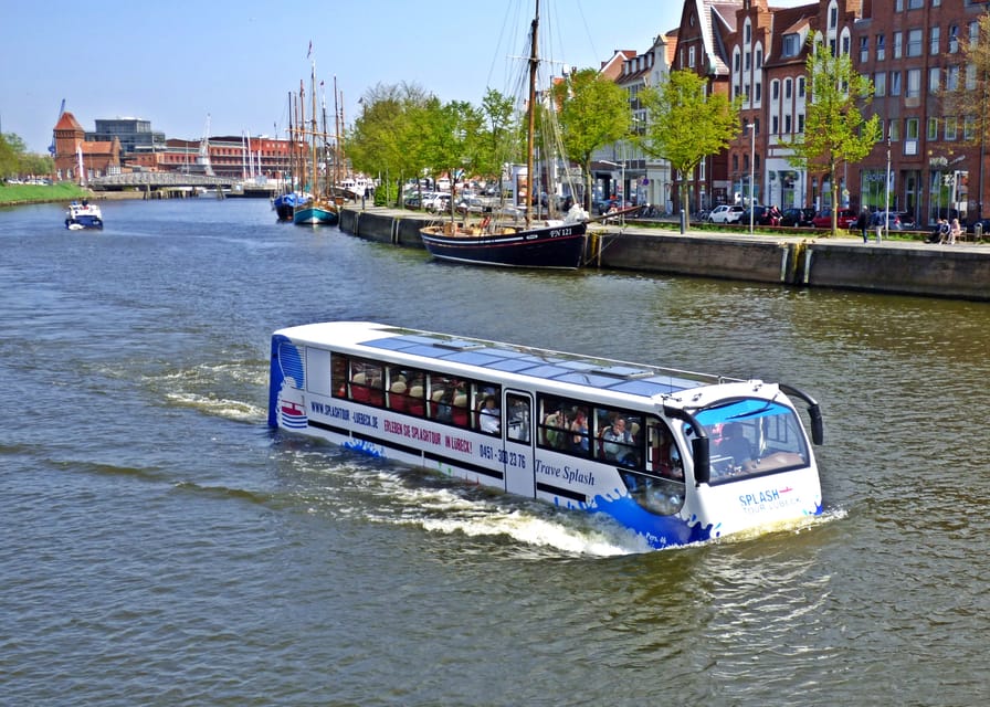 Lübeck: 1-Hour Splash Bus City Tour - The seven towers and Holsten Gate