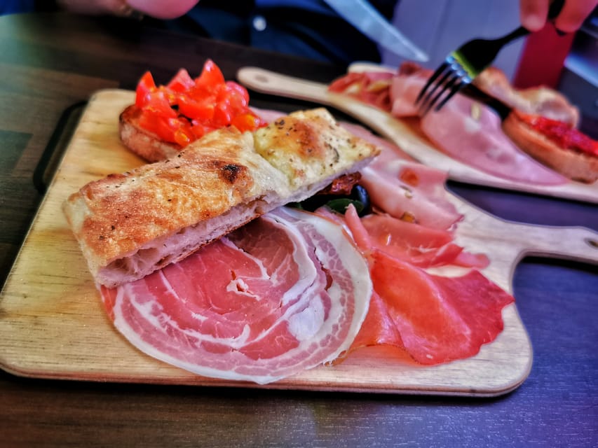 Luxembourg: Italian-Style Dinner in a Vintage Bus - Dinner starts before the bus leaves Hollerich