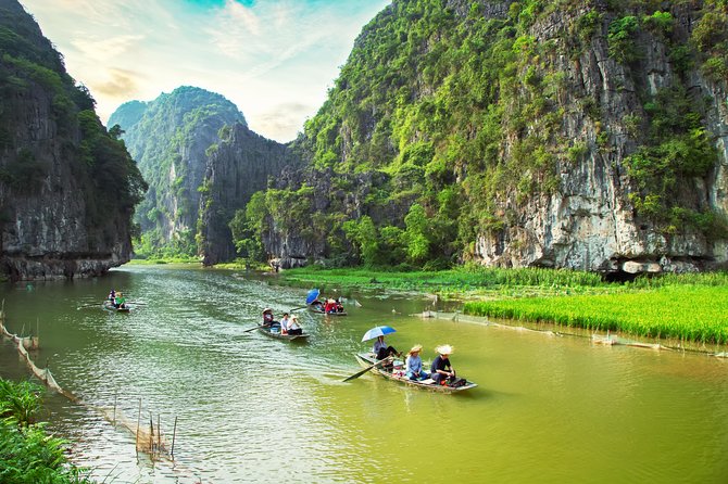 Luxury Hoa Lu Trang An Mua Cave Amazing View - Small Group Tour - Limousine Bus - Mua Cave and the 500-step climb