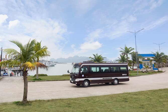 Luxury Limousine Bus transfer Ha Noi Old Quarter to Ha Long Bay - What the $26.67 price really buys