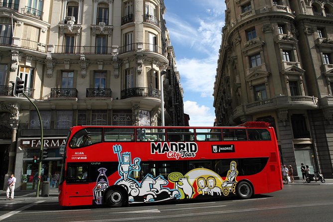 Madrid Panoramic City Bus Tour - Green Route: Salamanca, Castellana, and the Bernabéu