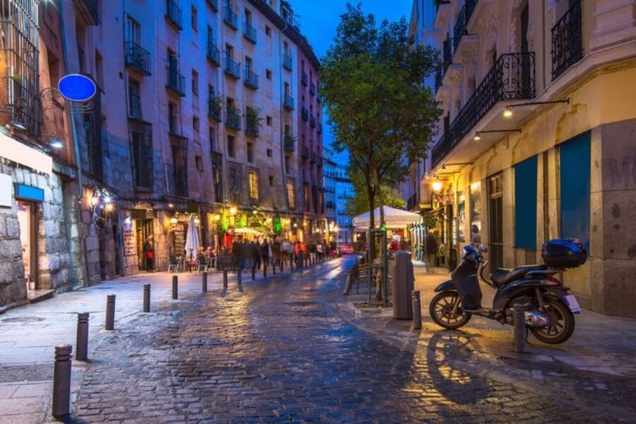 Madrid: Panoramic Open-Top Bus Day or Night Tour with Guide - Starting at the Monument to Goya