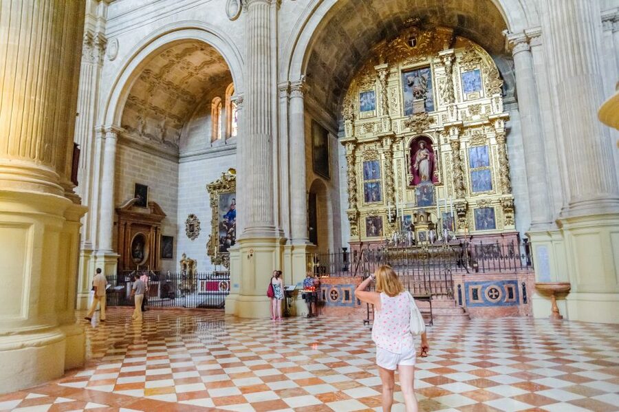 Malaga: City Sightseeing Hop-On Hop-Off Bus Tour - Who will get the most from this tour
