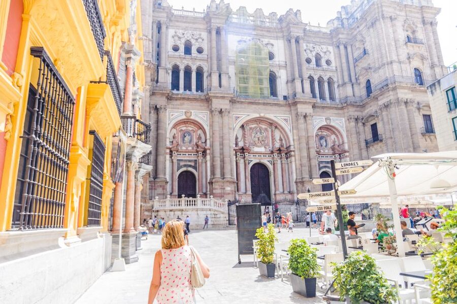 Malaga: City Sightseeing Hop-On Hop-Off Bus Tour - Choosing between the ticket packages