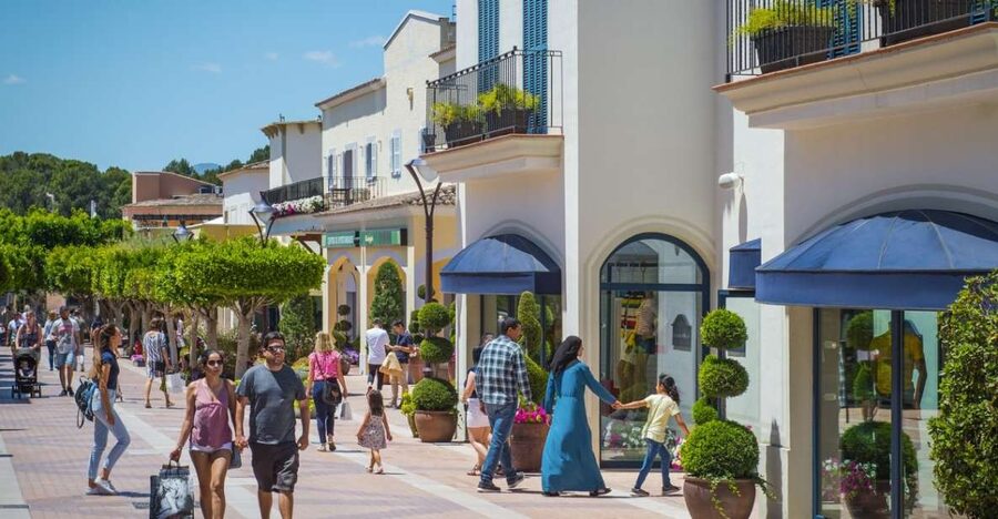 Mallorca: Fashion Outlet Shopping Excursion by Bus - More than 60 brands, with the best value in the details