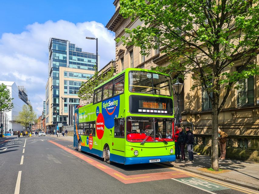 Manchester: Sightseeing Bus Tour - Salford Quays, The Lowry, and IWM North