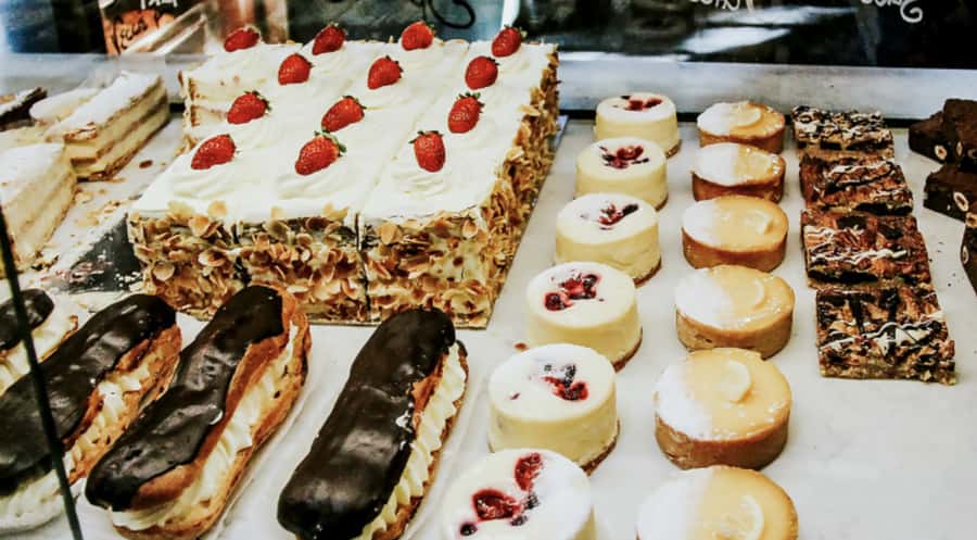 Melbourne: City Highlights, Suburbs & Laneways Bus Tour - Pace, transport, and guide style