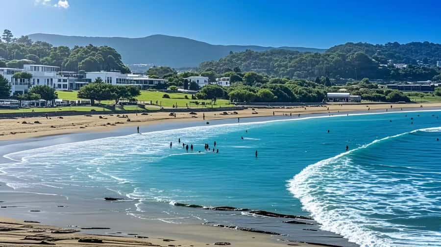 Melbourne Great Ocean Rd Reverse Tour London Bridge Wildlife - London Bridge starts the coastal sightseeing