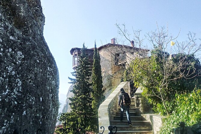 Meteora Full-Day Trip with Guide on Luxury Bus From Athens - Lunch in Kastraki adds a local pause