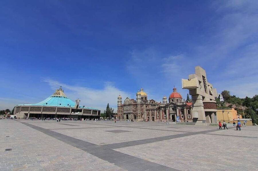 Mexico City: Hop-on Hop-off City Tour by Turibus 1-Day Pass - The view from upstairs, and the cost of the heat