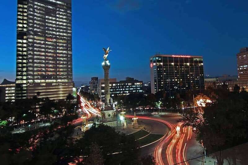 Mexico City: Night City Tour in a Double Decker Bus - The Zócalo and the first few minutes