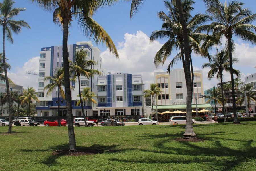 Miami: City Bus Tour with Downtown or Miami Beach Pickup - Brickell Avenue and the road toward Key Biscayne