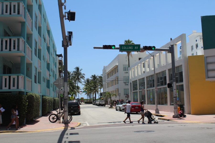 Miami: City Bus Tour with Downtown or Miami Beach Pickup - Bayside Marketplace and Miami’s waterfront
