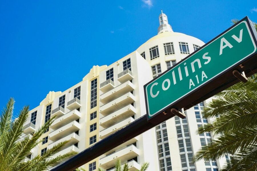 Miami: Double-Decker Bus Tour with Optional Boat Cruise - Live commentary is useful, but sound quality matters