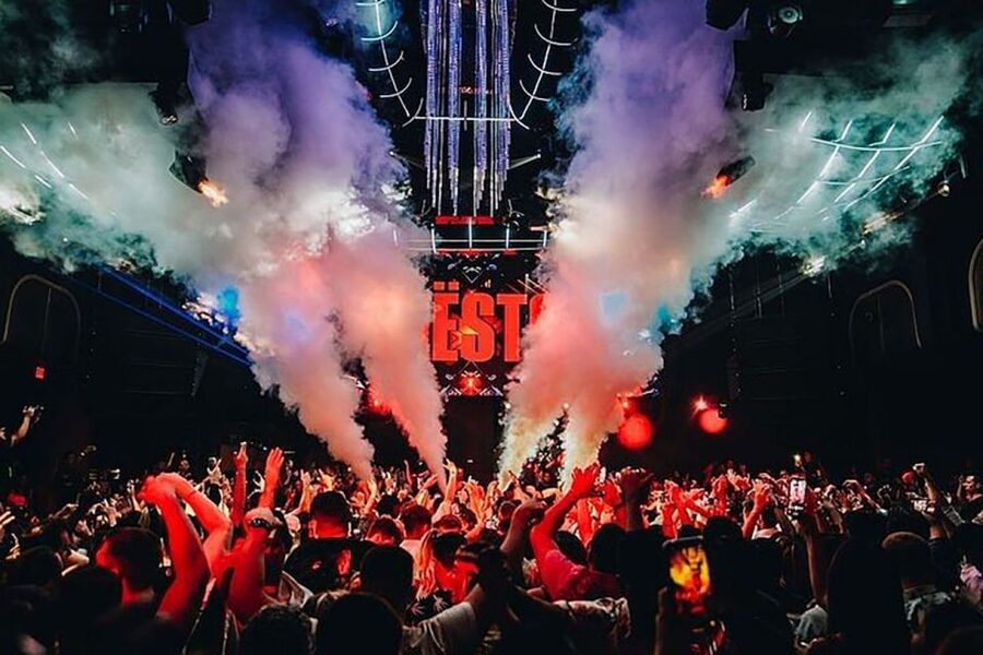 Miami: Party Bus, Club Entry, and Open Bar Night Experience - How the five-hour Miami night works