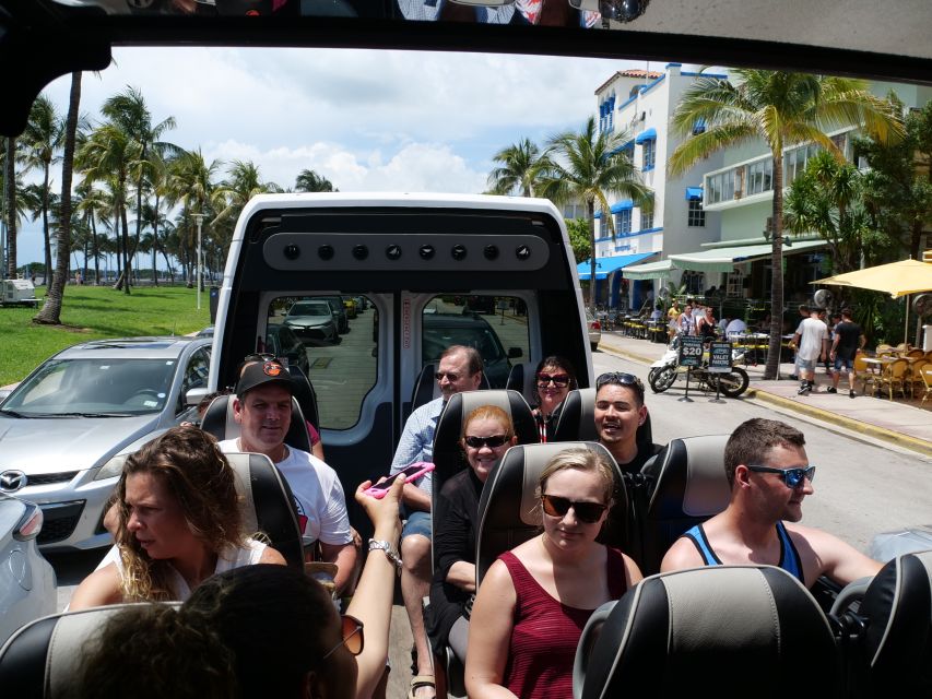 Miami Sightseeing Tour in a Convertible Bus (French) - Wynwood, with street art at every turn