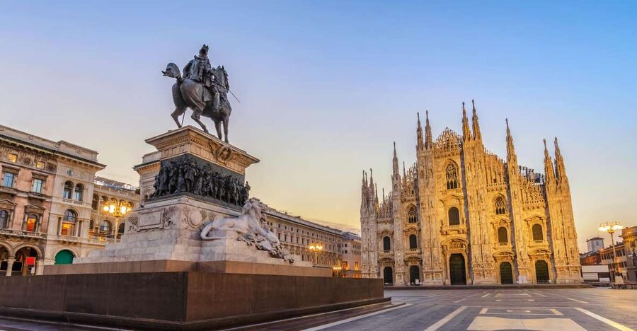 Milan: Duomo & Rooftop Tour with Optional Hop-On Hop-Off Bus - The crypt and Archbishop Borromeo’s tomb