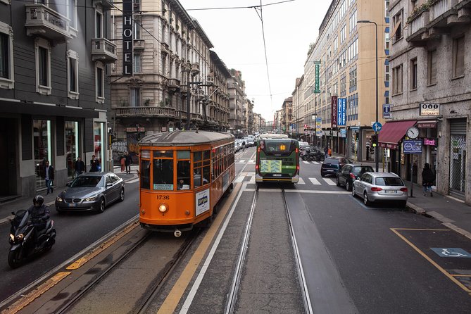 Milan Hop-On Hop-Off Bus Tour with Four Routes - Yellow Line: Navigli, Brera, and an evening plan