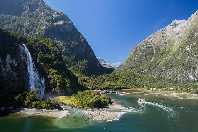 Milford Sound Premium Coach & Cruise from Queenstown with Lunch - The return ride is where the tour tests you