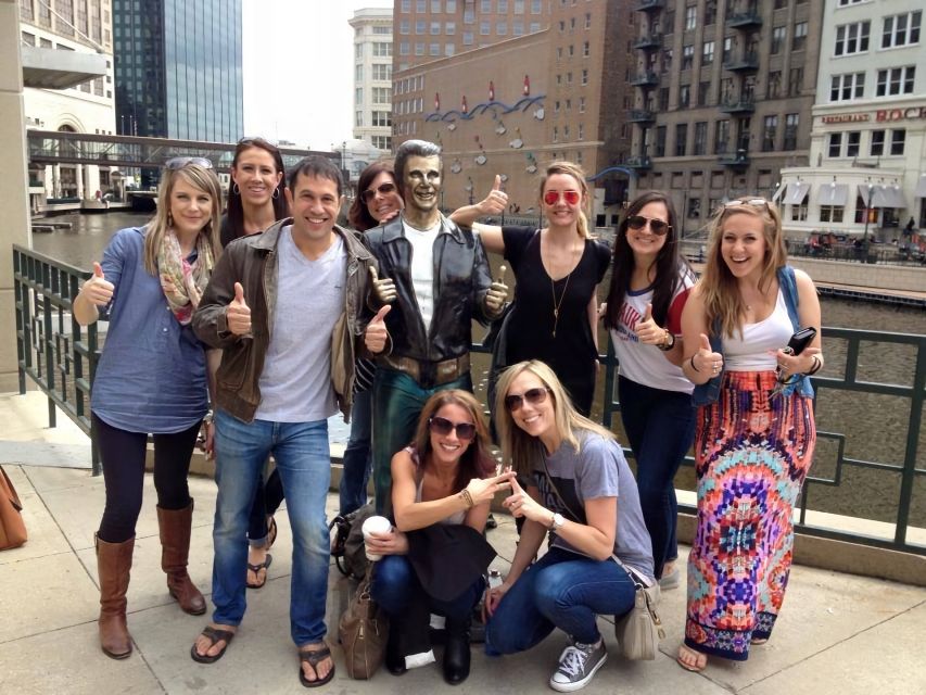 Milwaukee: Sightseeing Bus Tour - Pabst, Fiserv Forum, and the ride back