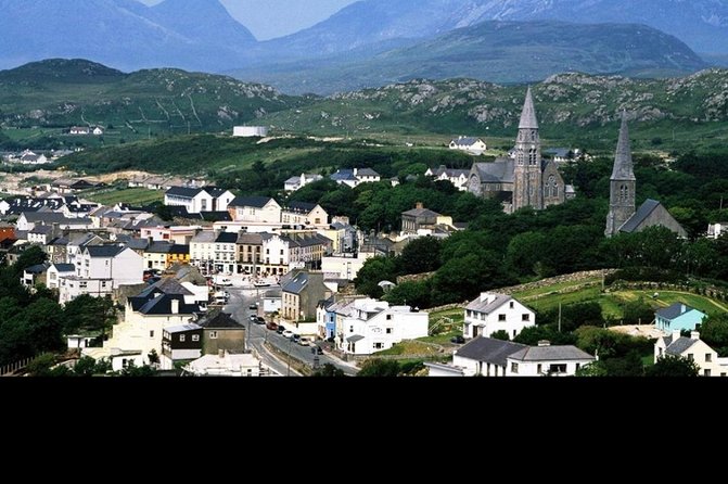 Minibus hire galway Ireland - Connemara and Kylemore Abbey