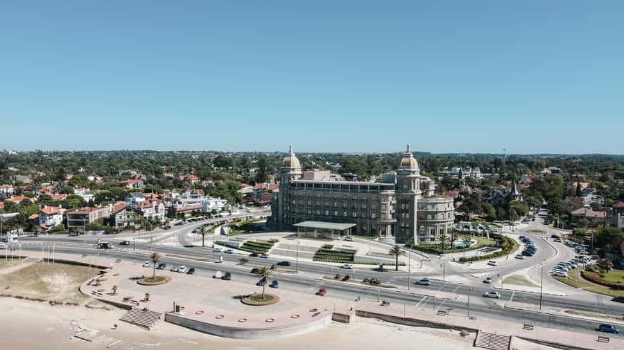 Montevideo: Sightseeing Hop-On Hop-Off Bus Tour - Rambla Circuit: beaches, coast, and shopping