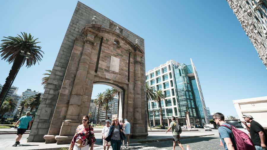 Montevideo: Sightseeing Hop-On Hop-Off Bus Tour - What the audio guide adds
