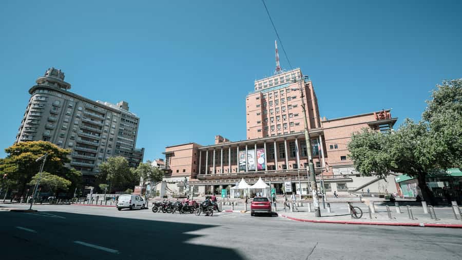 Montevideo: Sightseeing Hop-On Hop-Off Bus Tour - Should you book the Montevideo bus?