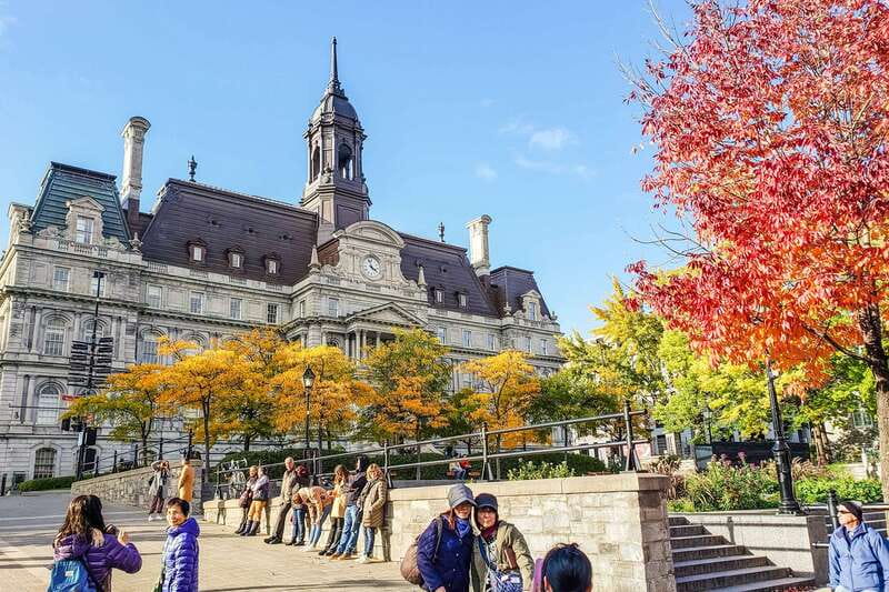 Montreal: Hop-On Hop-Off Double-Decker Bus Tour - The night tour adds a different view