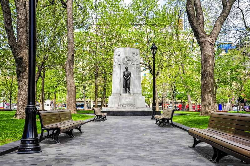 Montreal: Hop-On Hop-Off Double-Decker Bus Tour - FAQ