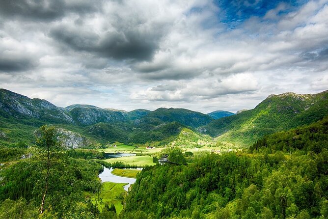 Mostraumen Golden Circle Fjordtour from Bergen – Group or Private - Hesjedalsfossen brings the water close