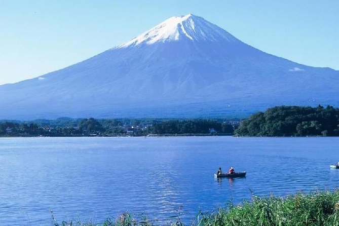 Mt Fuji & Hakone Cruise, Drum Show Bus 1 Day from Tokyo - A short cruise on volcanic Lake Ashi