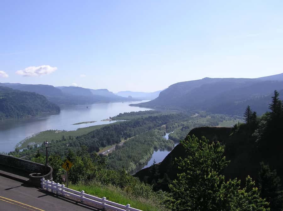 Multnomah Falls: Waterfall Corridor Hop-On Hop-Off Trolley - Why the trolley makes sense on the Columbia River Gorge