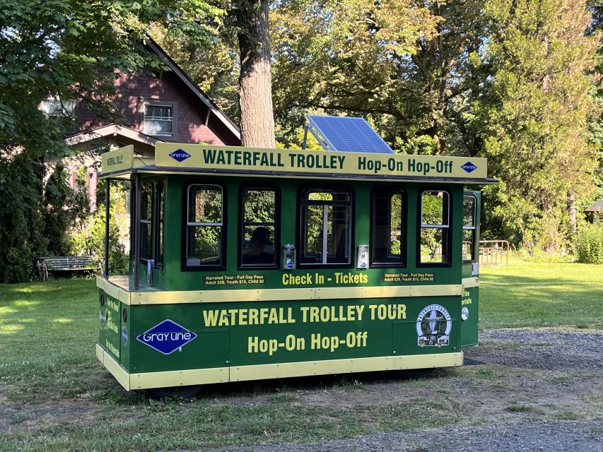 Multnomah Falls: Waterfall Corridor Hop-On Hop-Off Trolley - Triple Falls and Horsetail Falls reward a longer route