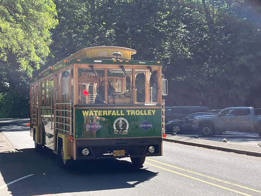 Multnomah Falls: Waterfall Corridor Hop-On Hop-Off Trolley - Starting at Corbett: the simplest plan