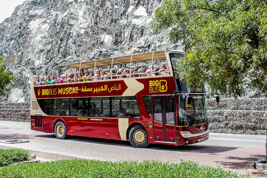 Muscat: Big Bus Hop-On Hop-Off Sightseeing Tour - Choosing your seat in the Muscat heat